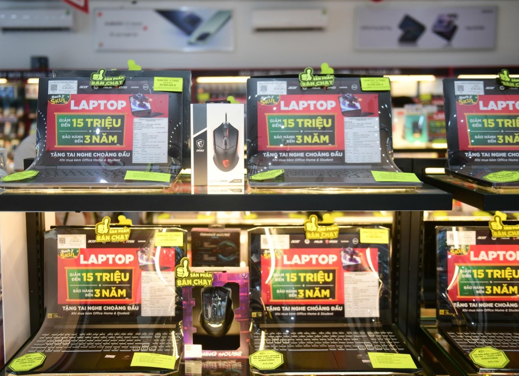 FPT Shop ưu đãi đến 15 triệu, giảm thêm 10% cho tân sinh viên khi mua laptop - 1 FPT Shop ưu đãi đến 15 triệu, giảm thêm 10% cho tân sinh viên khi mua laptop - 1