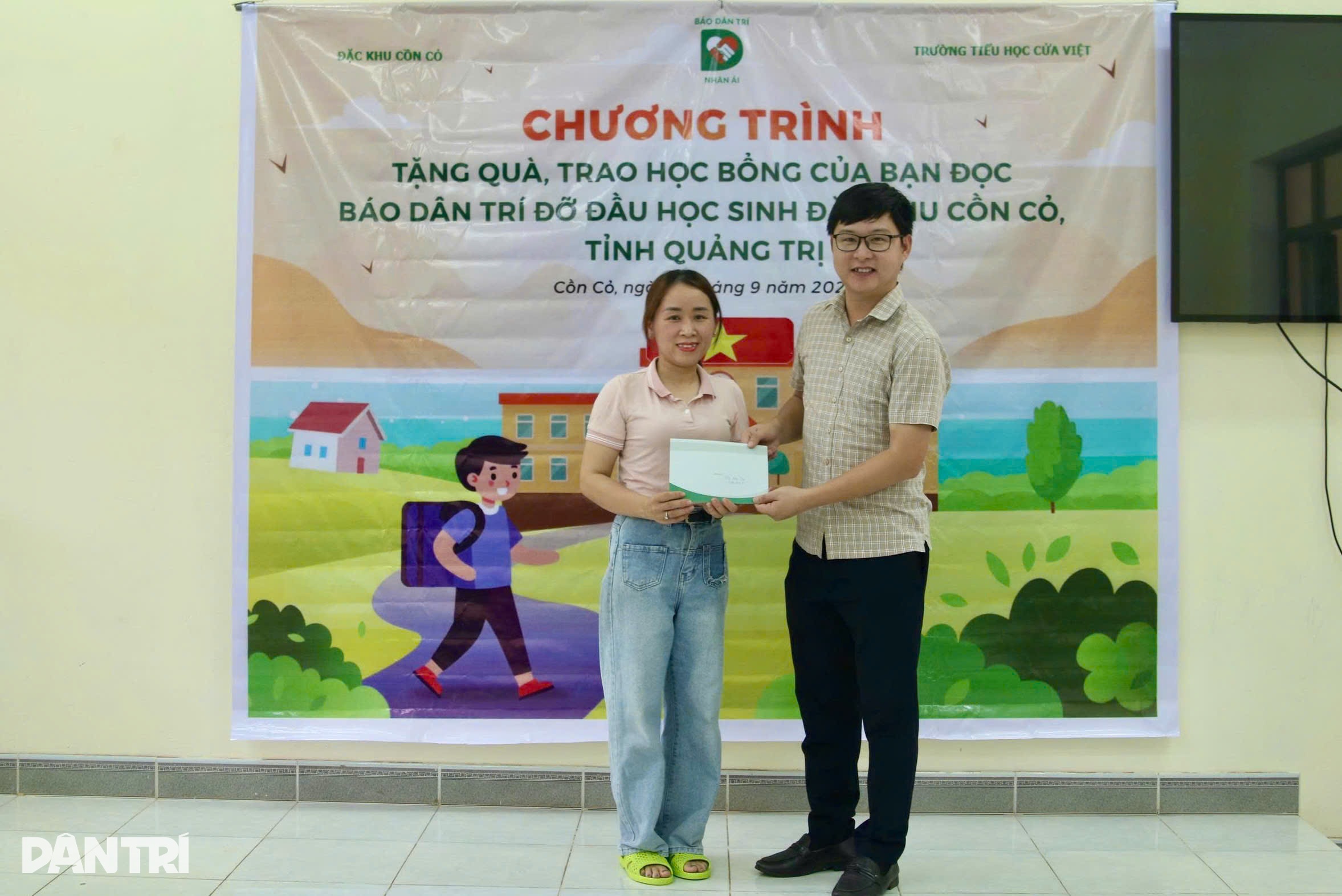 Bạn đọc Dân trí nhận đỡ đầu, chắp cánh ước mơ học sinh trên đảo Cồn Cỏ - 3 Bạn đọc Dân trí nhận đỡ đầu, chắp cánh ước mơ học sinh trên đảo Cồn Cỏ - 3