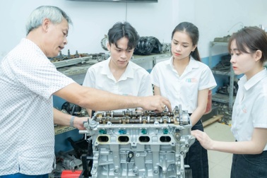 Học sinh hoang mang vì vừa nộp hồ sơ đã được báo... trúng tuyển đại học