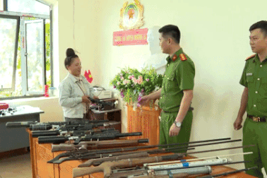 Cảnh sát tỉnh Sơn La vận động giao nộp, thu giữ hàng trăm khẩu súng tự chế
