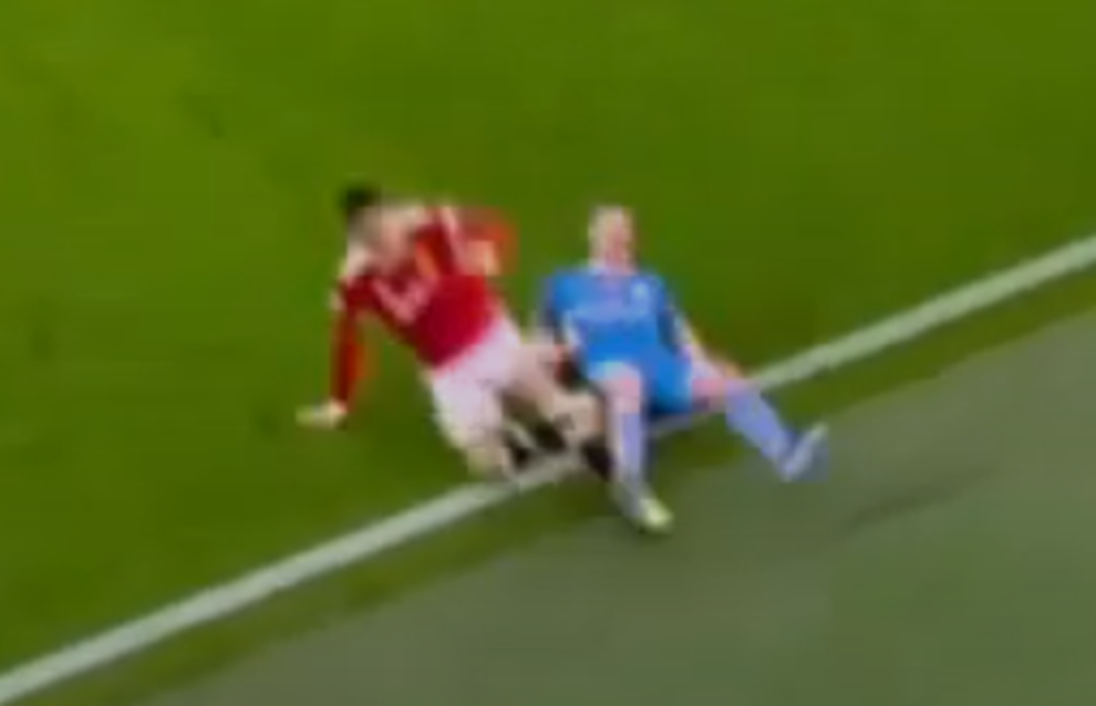 Nổi giận vì Man Utd thất bại, C.Ronaldo có hành động cực xấu - 2 Nổi giận vì Man Utd thất bại, C.Ronaldo có hành động cực xấu - 2