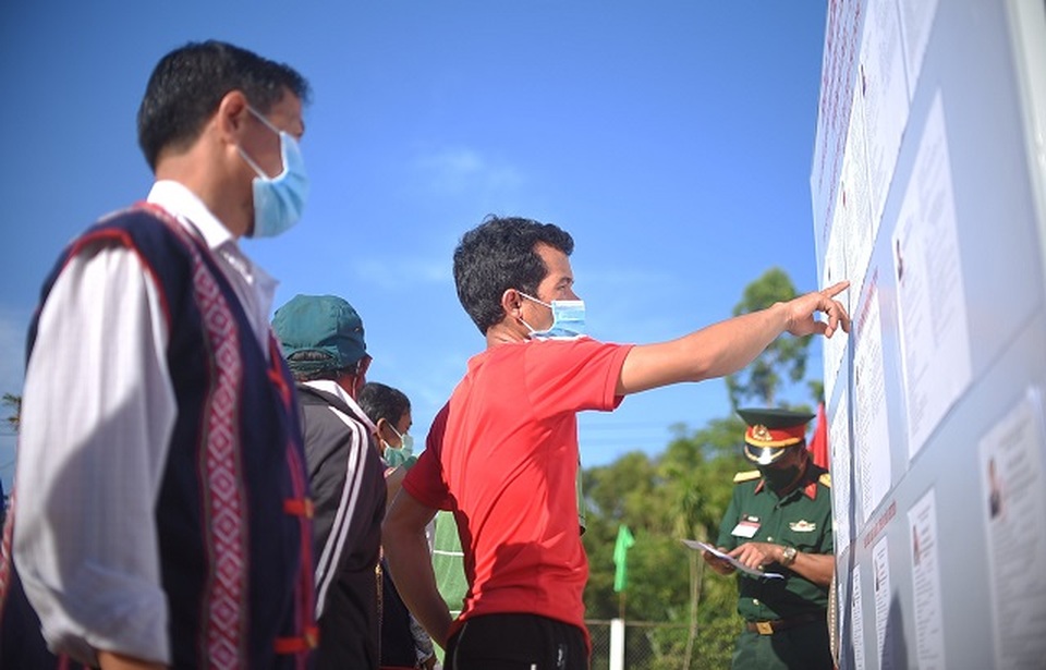 Cử tri nơi cổng trời kỳ vọng vào đại biểu trúng cử nhiệm kỳ tới - 2 Cử tri nơi cổng trời kỳ vọng vào đại biểu trúng cử nhiệm kỳ tới - 2