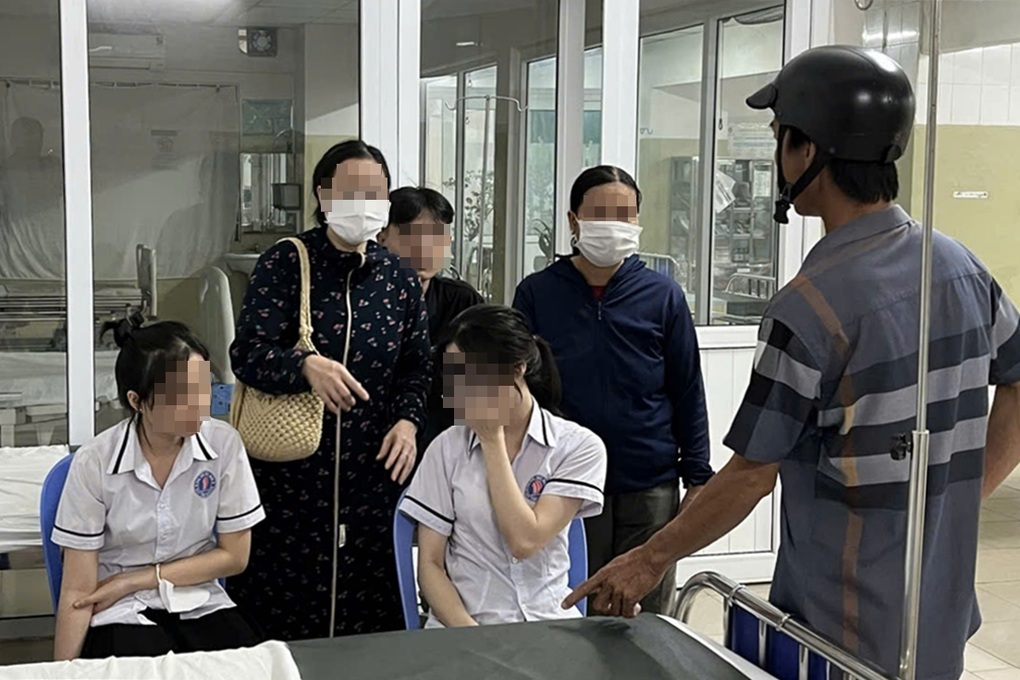 Hai nữ sinh gặp nạn trên đường đi thi tốt nghiệp THPT - 1 Hai nữ sinh gặp nạn trên đường đi thi tốt nghiệp THPT - 1
