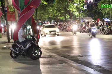 Vì sao người Sài Gòn không nghe điện thoại trên đường phố?