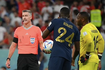 Griezmann bị tước bàn thắng dù trận đấu đã kết thúc