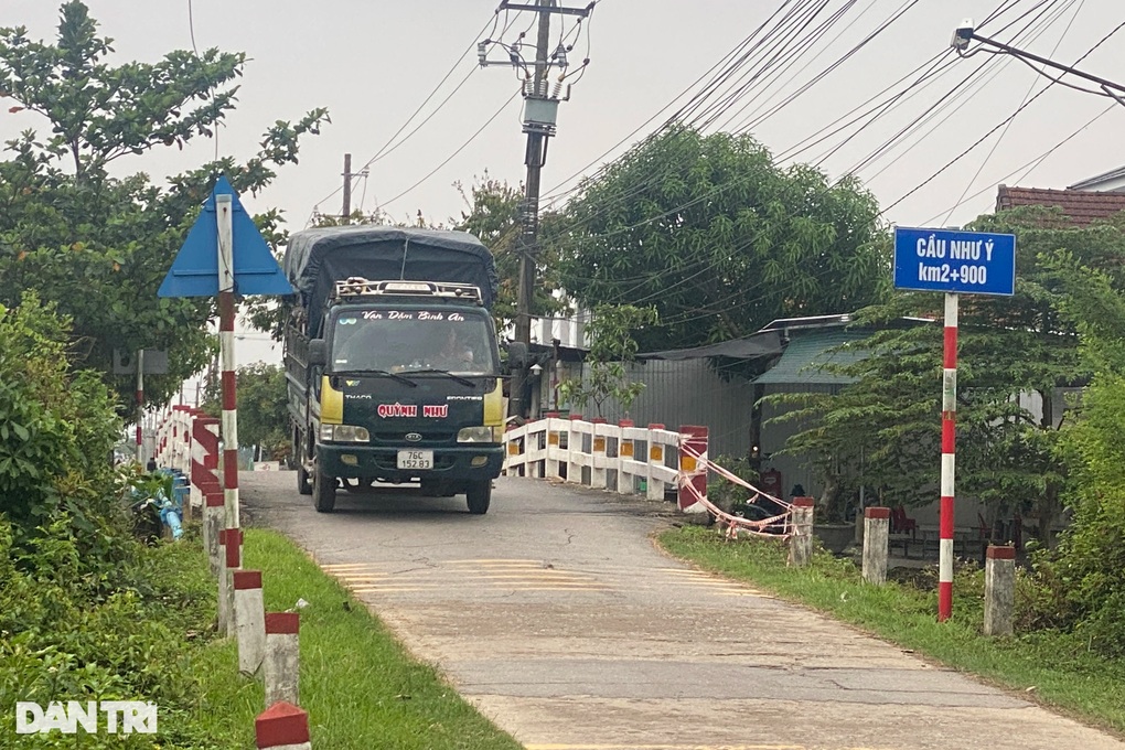Trụ cầu ở Huế như răng sâu, có thể sập bất cứ lúc nào - 1 Trụ cầu ở Huế như răng sâu, có thể sập bất cứ lúc nào - 1