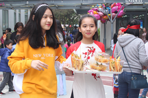 Trải nghiệm chợ tết bao cấp của học sinh trường Quốc tế