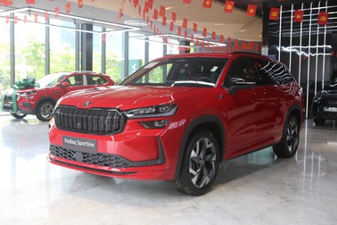 Skoda Kodiaq 2026 tăng giá 148 triệu đồng, bổ sung tính năng cho ADAS