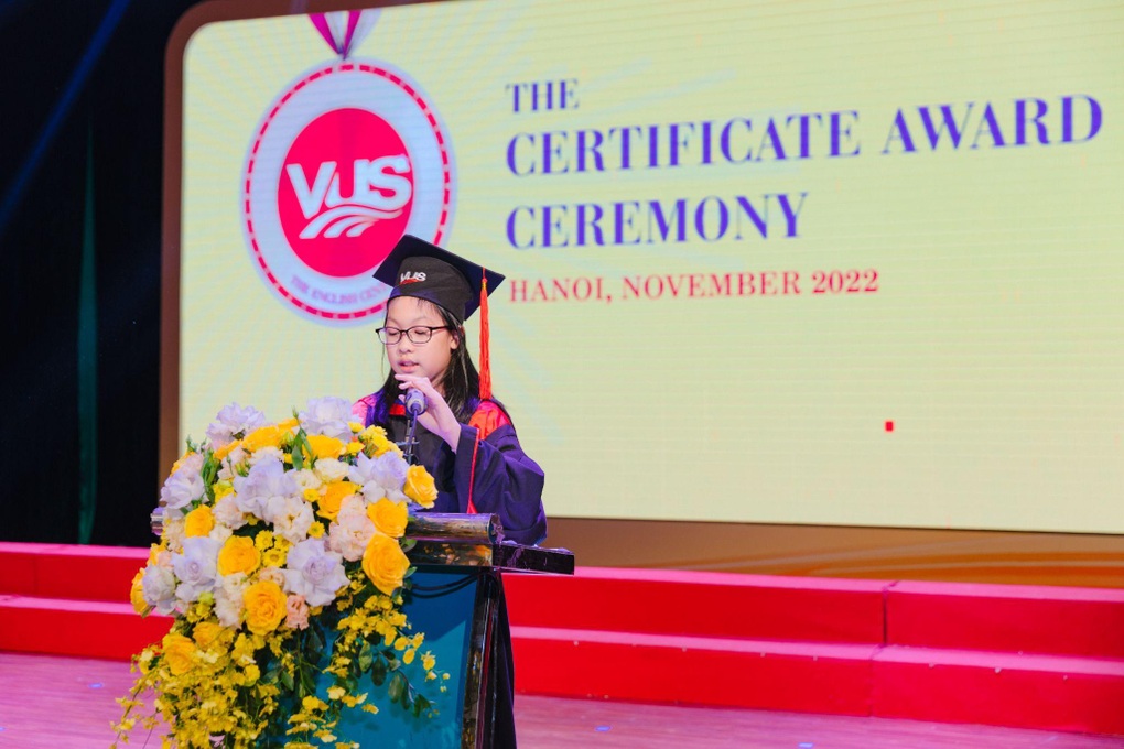 VUS Miền Bắc trao chứng chỉ Cambridge và vinh danh học viên xuất sắc - 2 VUS Miền Bắc trao chứng chỉ Cambridge và vinh danh học viên xuất sắc - 2