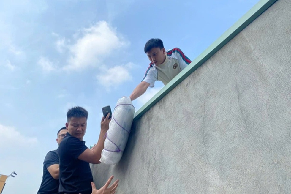 Cất vó ổ nhóm buôn bán 1.000 khẩu súng xuyên quốc gia - 6 Cất vó ổ nhóm buôn bán 1.000 khẩu súng xuyên quốc gia - 6