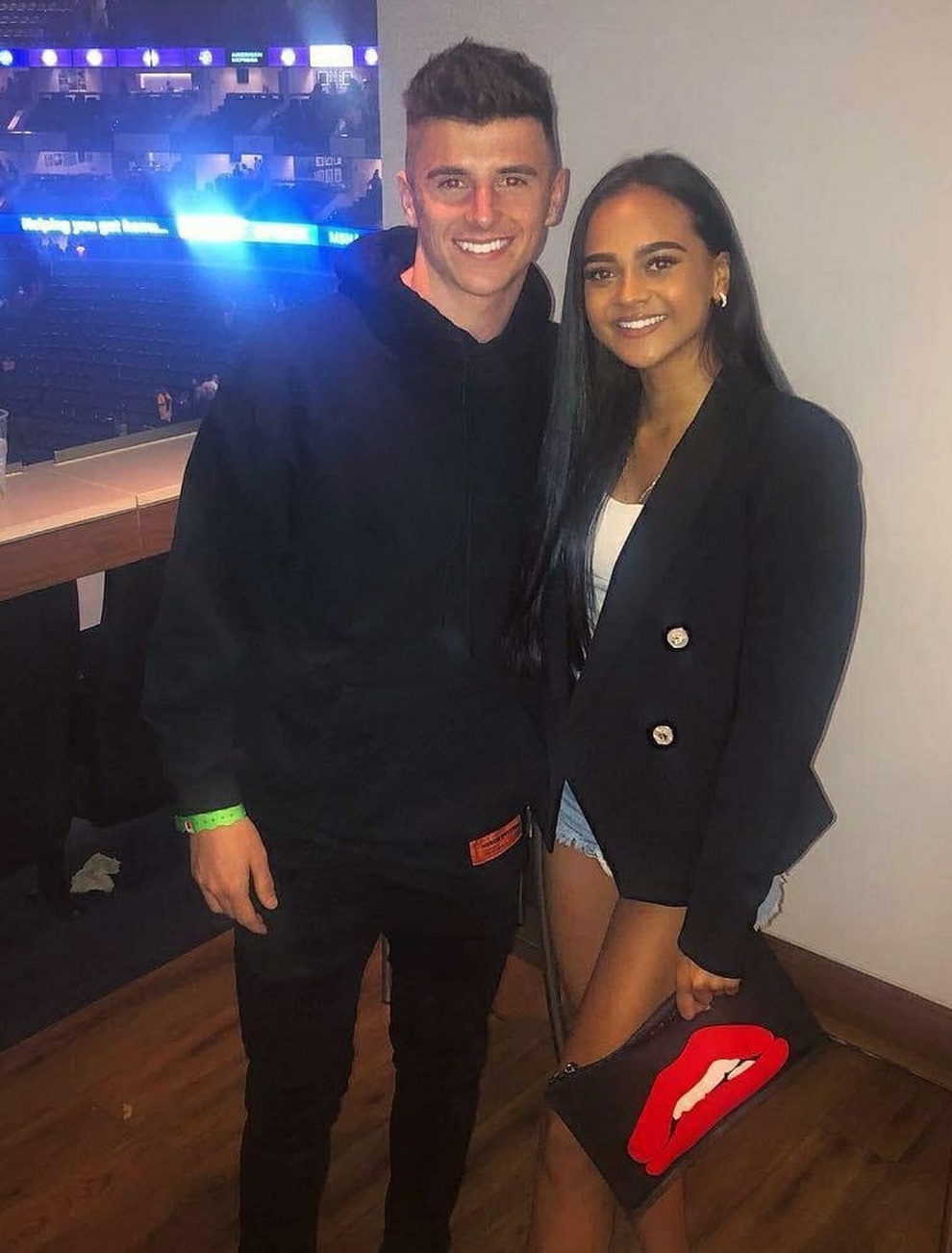 Dàn mỹ nhân hậu phương của tuyển Anh và Croatia đọ sắc nóng bỏng - 7