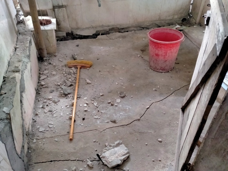 Trận động đất khiến Hà Nội rung lắc: Hàng trăm ngôi nhà nứt toác ở Sơn La - 6 Trận động đất khiến Hà Nội rung lắc: Hàng trăm ngôi nhà nứt toác ở Sơn La - 6