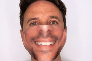 Độc đáo khẩu trang giúp ai cũng có thể nhận ra bạn