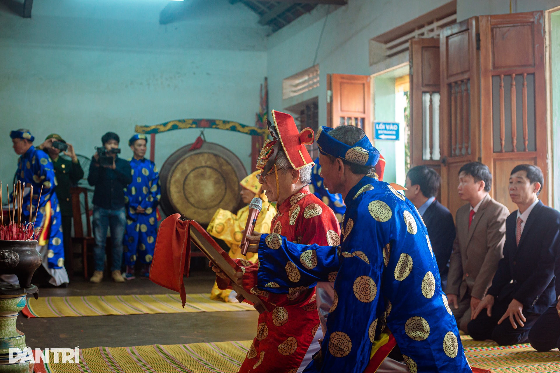 Trải nghiệm lễ hội cầu ngư đầy màu sắc tại làng biển có lịch sử gần 400 năm - 3 Trải nghiệm lễ hội cầu ngư đầy màu sắc tại làng biển có lịch sử gần 400 năm - 3