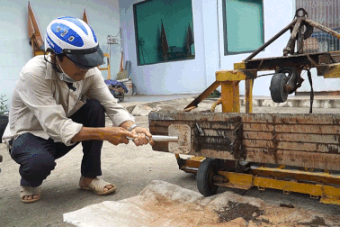 Hút đinh xuyên lễ giúp bà con thoát nạn... "đinh tặc"