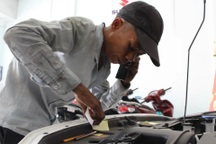 Dịch vụ "chạy sô" cà số xe ô tô, kiếm hàng trăm triệu đồng mỗi tháng