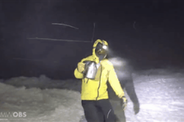 Mỹ lạnh kỷ lục, nước sôi hắt ra hóa tuyết tức khắc