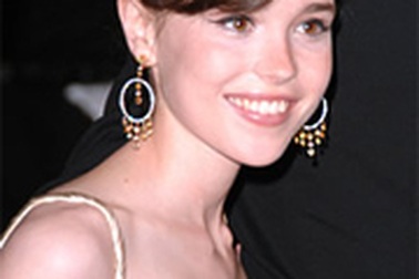 “Bà bầu 16 tuổi” tươi trẻ trên Teen Vogue