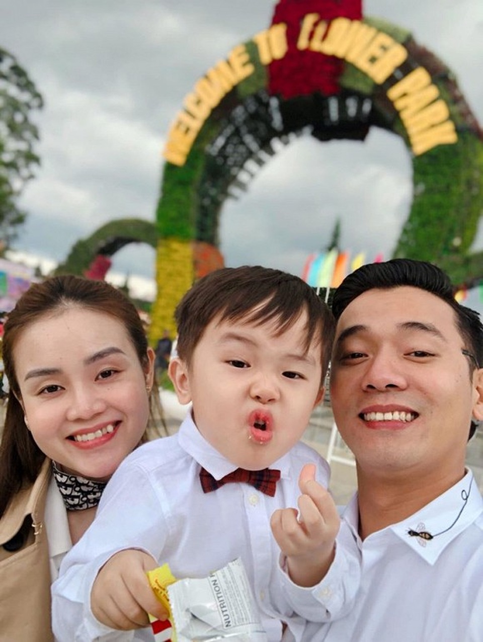 Tiết lộ về chuyện đời của Cân “lẻo mép” phim “Cô gái nhà người ta” - 4 Tiết lộ về chuyện đời của Cân “lẻo mép” phim “Cô gái nhà người ta” - 4