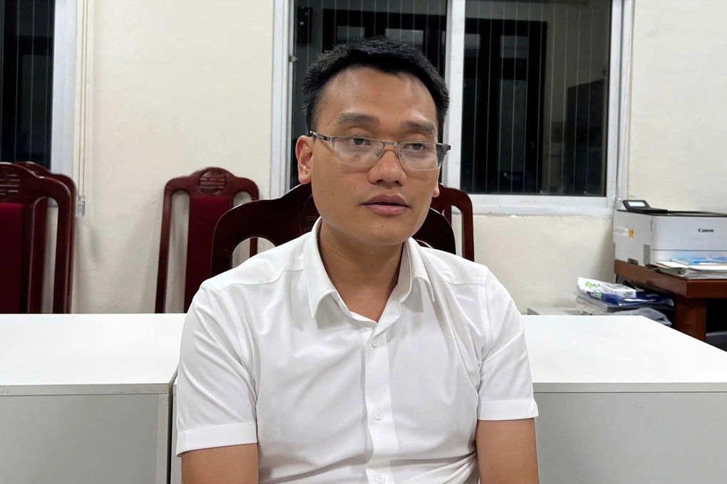Phó chủ tịch thị trấn ở Hà Nội bị bắt vì sản xuất cồn y tế giả - 1 Phó chủ tịch thị trấn ở Hà Nội bị bắt vì sản xuất cồn y tế giả