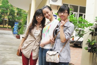 Khi nữ sinh “chân dài” xin tài trợ