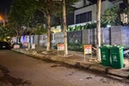 Công an nhắc nhở một hộ dân đặt 5 bảng “không đỗ xe” trước nhà