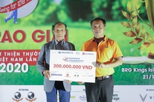 Ủng hộ Quỹ Khuyến học Việt Nam 300 triệu đồng từ Giải Golf từ thiện