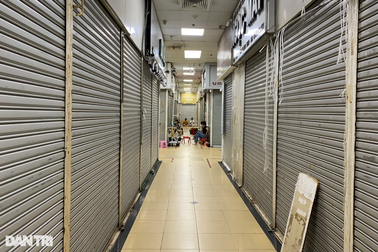 Tiểu thương chợ thời trang lớn nhất TPHCM đồng loạt đóng sạp