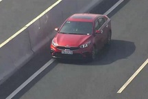 Xe ô tô đi ngược chiều trên cao tốc Hà Nội - Hải Phòng