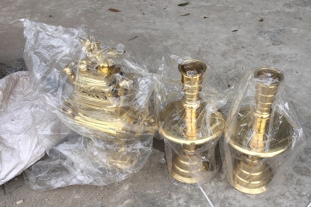 Hai tên trộm lao thẳng xe vào công an rồi nhảy sông hòng thoát thân - 2 Hai tên trộm lao thẳng xe vào công an rồi nhảy sông hòng thoát thân - 2