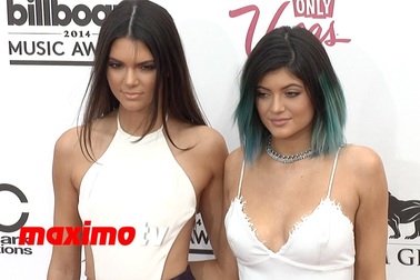 Kendall & Kylie Jenner khác lạ vào năm 2014
