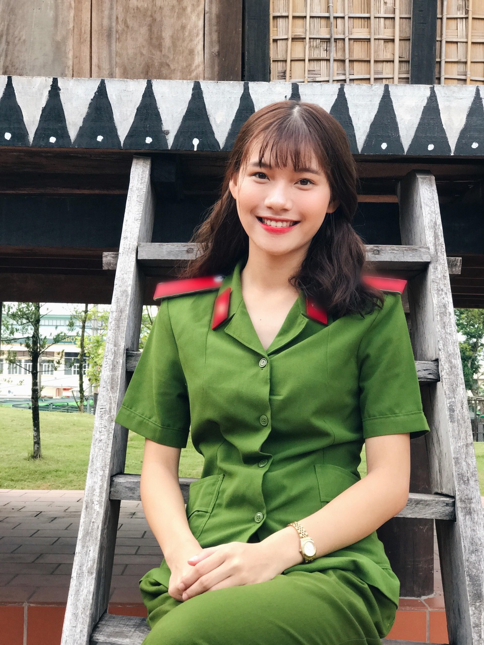 Nữ sinh Học viện Cảnh sát với tình yêu bộ quân phục màu xanh lá - 2 Nữ sinh Học viện Cảnh sát với tình yêu bộ quân phục màu xanh lá - 2