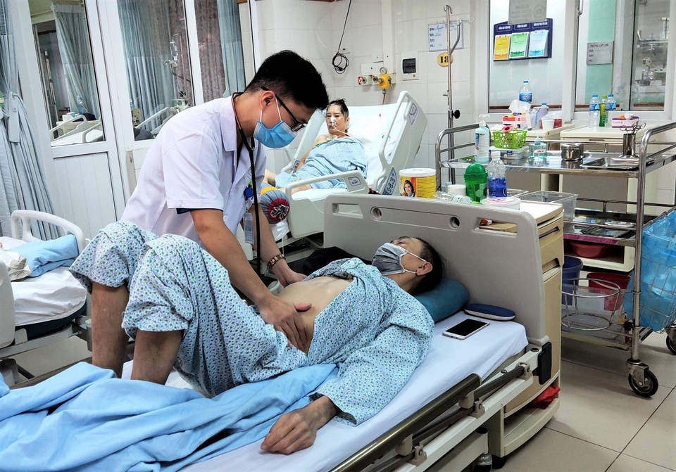 Uống thuốc nam chữa tiểu đường, người đàn ông nguy kịch phải thở máy - 1 Uống thuốc nam chữa tiểu đường, người đàn ông nguy kịch phải thở máy - 1