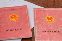 Bãi bỏ ngay việc "đòi" sổ hộ khẩu trong thủ tục hành chính