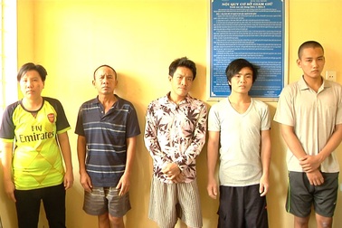 3 anh em ruột lập thành một... băng cướp