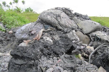 Đổ trộm rác thải "lạ" giữa thành phố