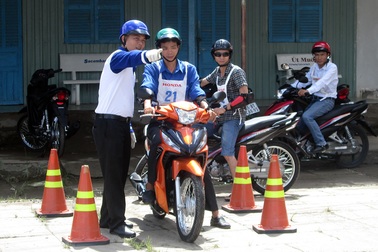 Nghe ca khúc đoạt giải Nhất cuộc thi sáng tác ca khúc ATGT