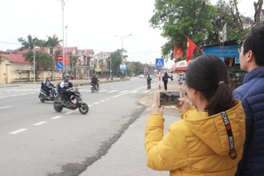 Đoàn viên “bí mật” ghi hình vi phạm giao thông tại trường học