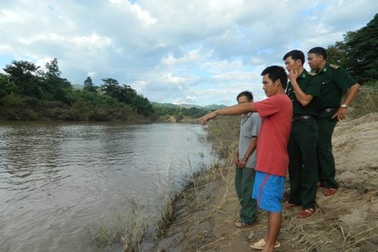 Cháu bé 6 tuổi tử vong dưới suối
