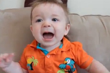 “Tí tuổi đầu” đã biết chơi beatbox!