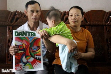 Tết đặc biệt của vợ chồng mất 2 người con, nhặt được "thiên thần" trước cửa