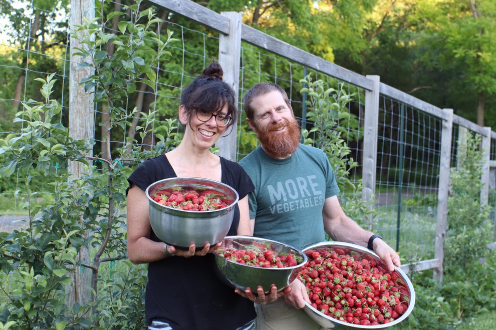 Vợ chồng đưa con ra ngoại thành làm vườn 500m2 quy hoạch ấn tượng - 1