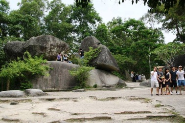 Đề nghị xếp hạng Di tích quốc gia đặc biệt Khu di tích danh thắng núi Trường Lệ