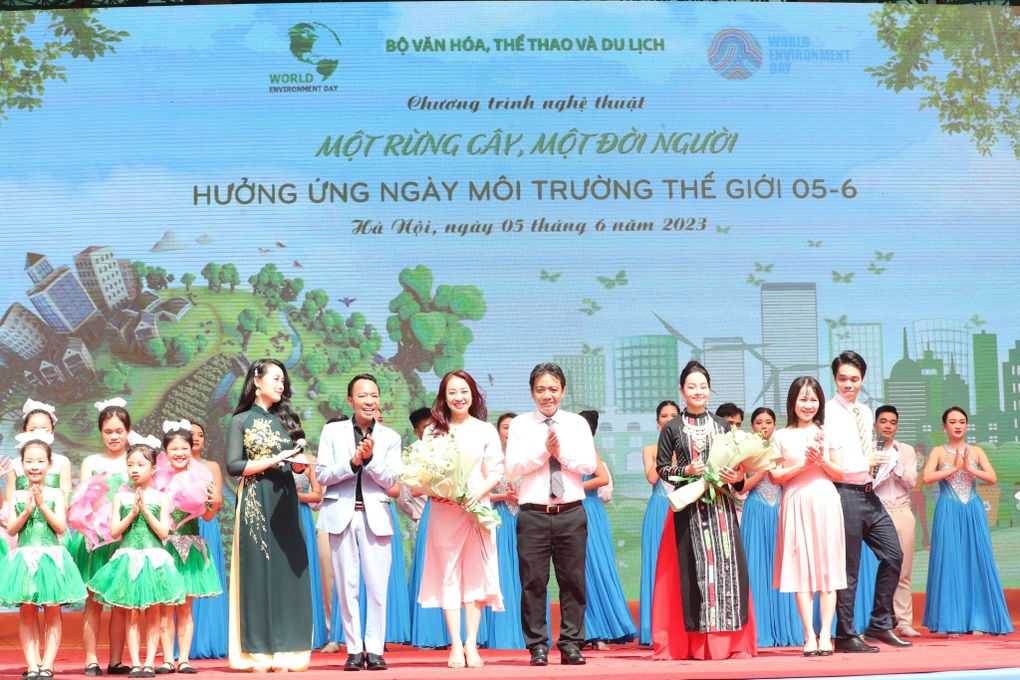 Đặc sắc chương trình nghệ thuật Một rừng cây, một đời người - 1 Đặc sắc chương trình nghệ thuật Một rừng cây, một đời người - 1