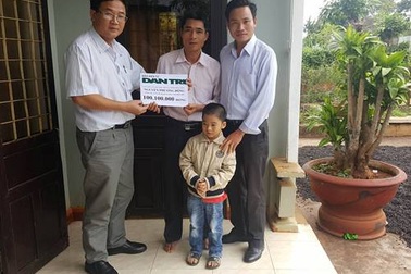 Hơn 100 triệu đồng giúp vợ chồng thầy giáo nghèo kịp thời mổ tim cho con trai 3 tháng tuổi