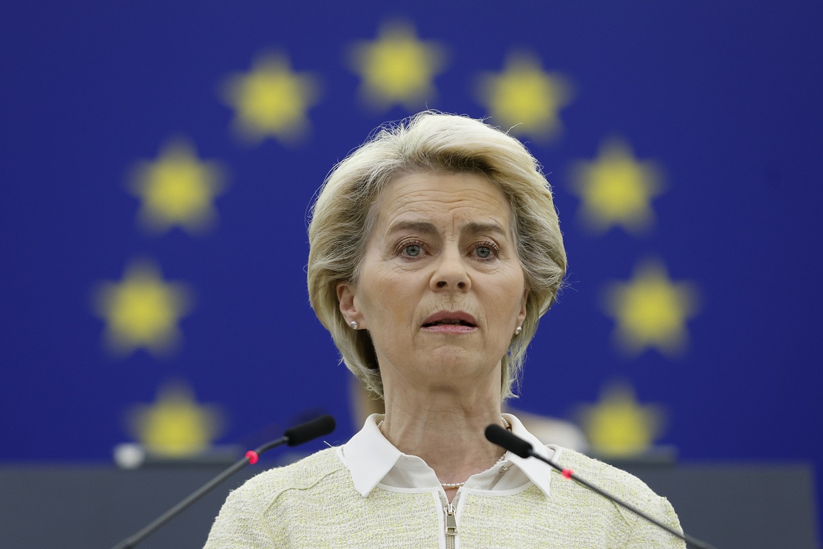 EU đề xuất kế hoạch cấm vận hoàn toàn dầu mỏ Nga - 1 EU đề xuất kế hoạch cấm vận hoàn toàn dầu mỏ Nga - 1