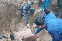 Nhiều hài cốt liệt sỹ phát lộ trong ngôi mộ tập thể ở vườn nhà dân