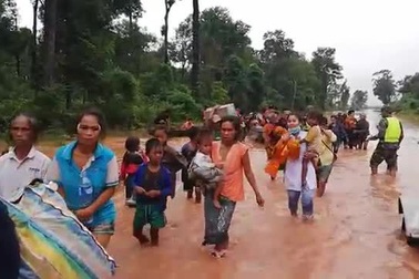 Người dân Lào sơ tán sau sự cố vỡ đập thủy điện