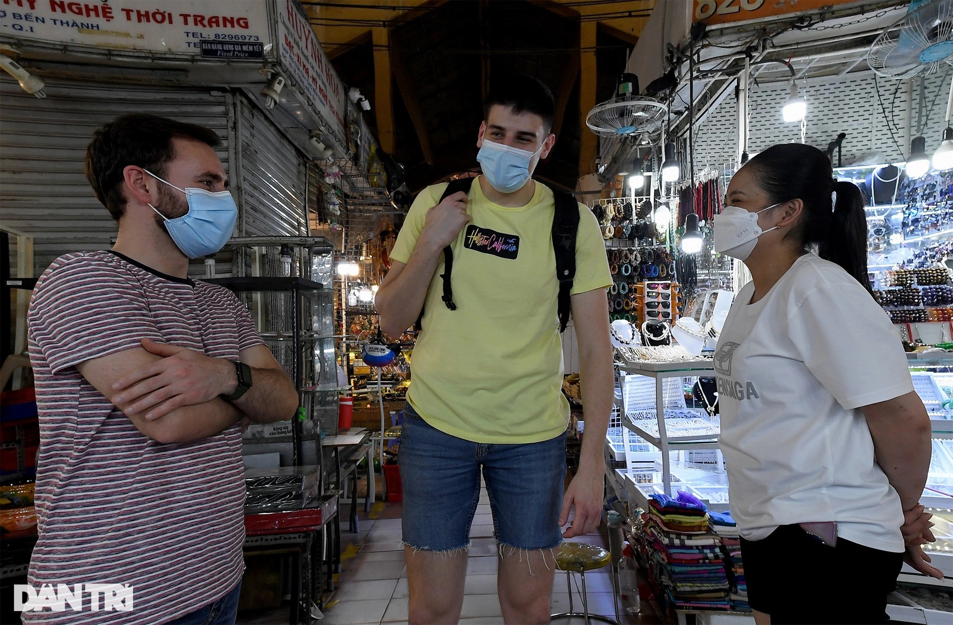 Loạt chợ lớn nhất TPHCM ế ẩm, nhiều tiểu thương bỏ sạp nghỉ kinh doanh - 9 Loạt chợ lớn nhất TPHCM ế ẩm, nhiều tiểu thương bỏ sạp nghỉ kinh doanh - 9