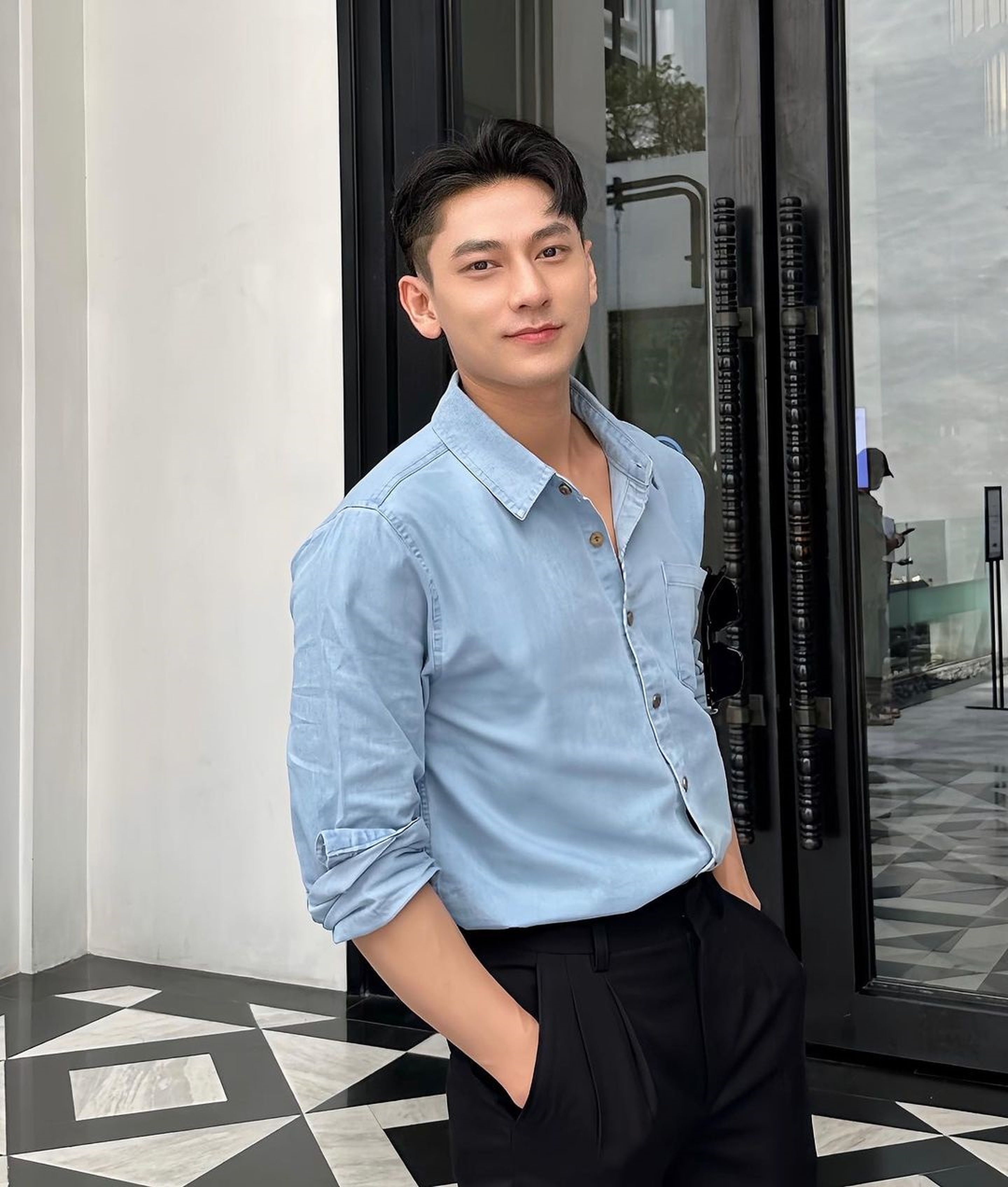 Gu thời trang sành điệu, lịch lãm của những mỹ nam tuổi Rồng - 2 Gu thời trang sành điệu, lịch lãm của những mỹ nam tuổi Rồng - 2